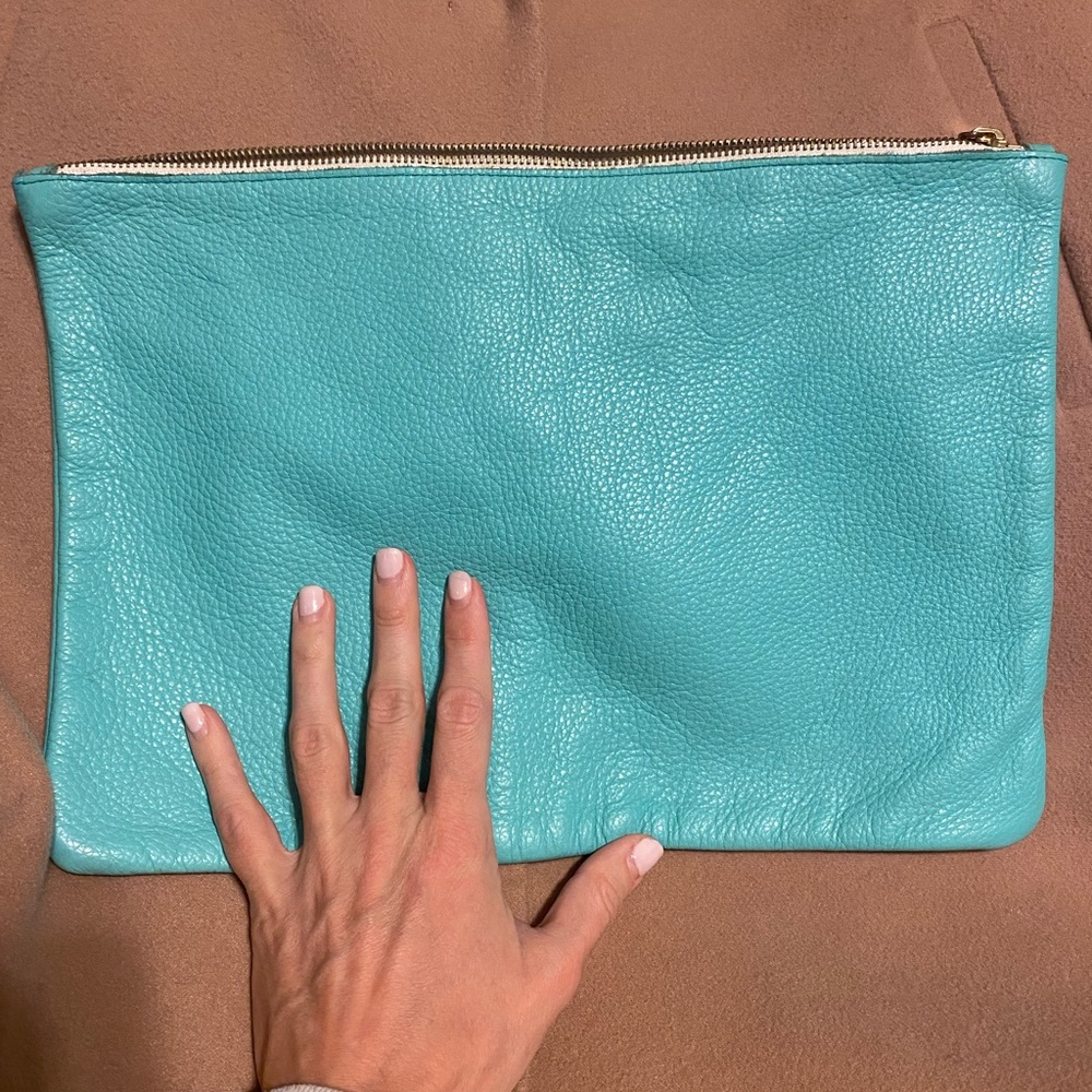 Seafoam Green American Apparel 100% Leather Clutch 🌊